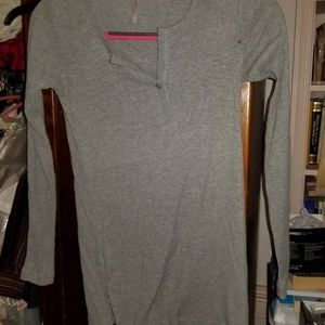 Long sleeve grey sweater